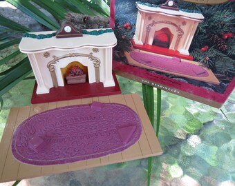 The Bearingers Hallmark Keepsake Christmas Ornament - Flickering Light Fireplace - 1993 - Excellent Condition