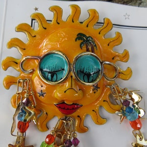 Lunch at the Ritz Enamel Sun Brooch: La Playa Pin, Fun LATR Jewelry bild 4