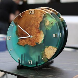 Reloj redondo de resina, regalo de boda personalizado y práctico, reloj único hecho a mano para parejas que viajan, aniversario o decoración para un nuevo hogar.