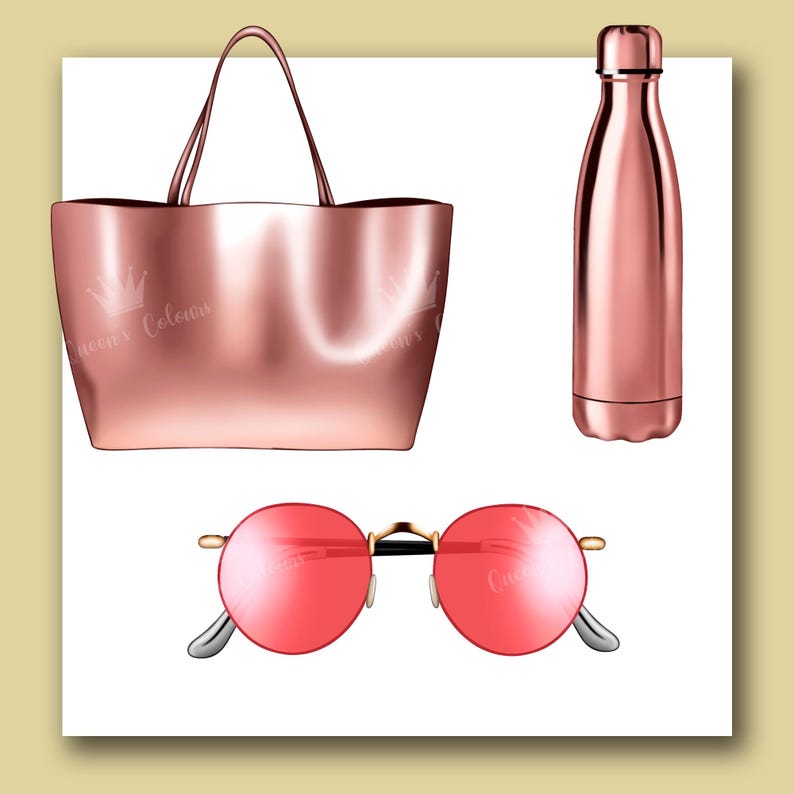 Op de afbeelding: Een set van drie accessoires in ros&eacute; goud: een tote bag, een waterfles en ronde zonnebrillen met rode glazen.
