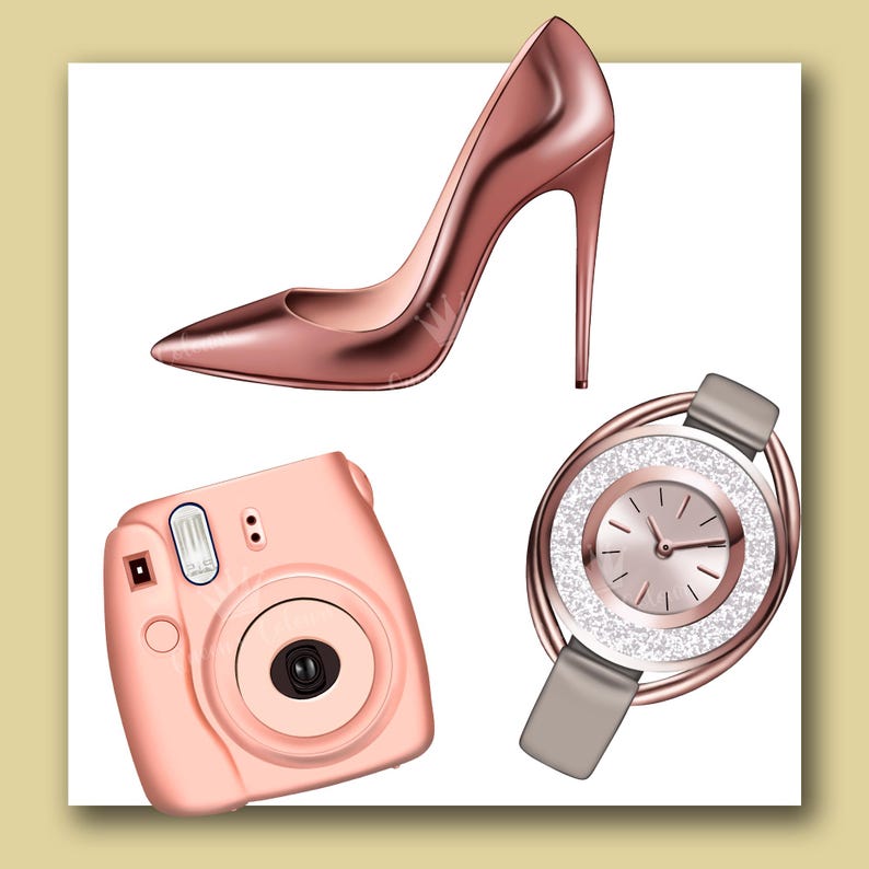 Op de afbeelding: Een set van drie accessoires in ros&eacute; goud: een hoge hak, een polshorloge met een glinsterend gezicht en een roze instant camera.