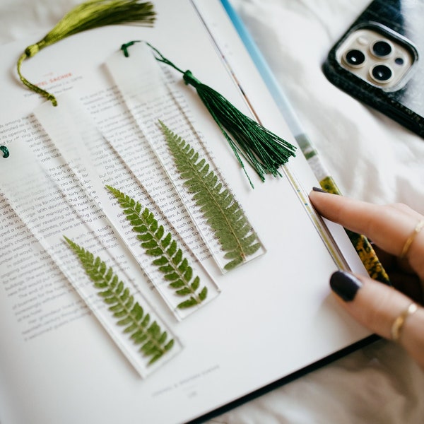 Fern Resin Bookmark | Gift for Her | Gift for him | Book Lovers | Resin Art | Minimalist | Handmade Gift | Nature-Inspired | Bookmark | Gift