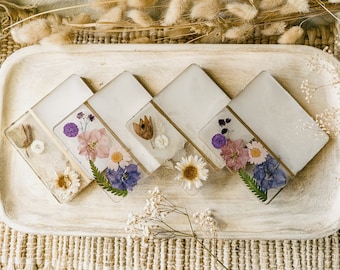 Floral Resin Coasters (2 Pcs): Handmade Pressed Flower Art