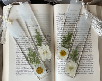 Floral Resin Bookmark | Minimalist | Handmade Gift Ideas | Nature-Inspired | Gift for Her | Mother's Day | Wedding Favor | Valentine's Day