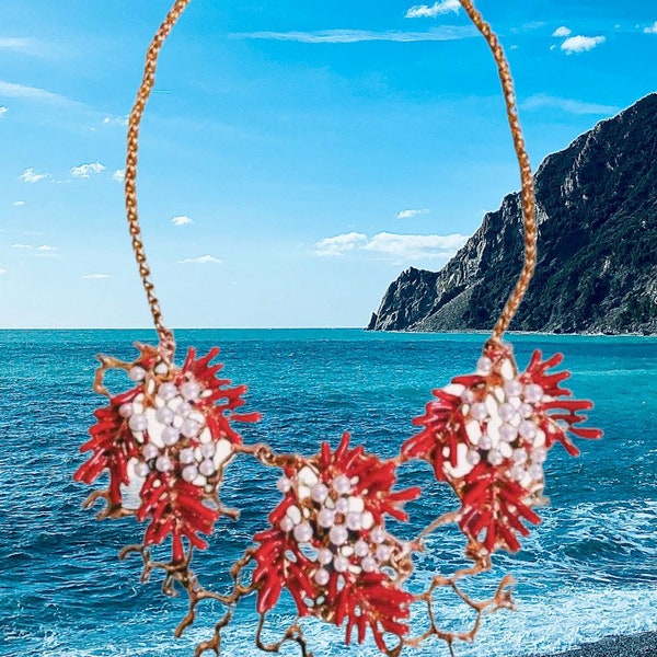 PROMOTION: Collier plastron, corail, or, couture, chaîne serpent, rouge, perles, branches.