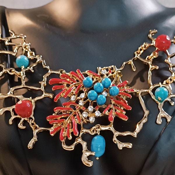 Collier, corail, turquoise, rouge, doré, été, mer, plage, gemmes naturelles, soirée, fêtes, cadeau.