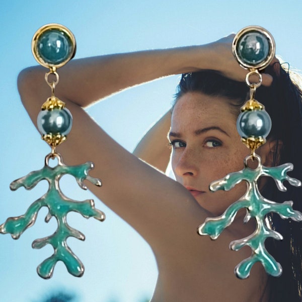 Boucles d'oreilles, original, corail, bleu turquoise, doré, perles, mer, plage, été, vacances, soirée, fêtes, cadeau.