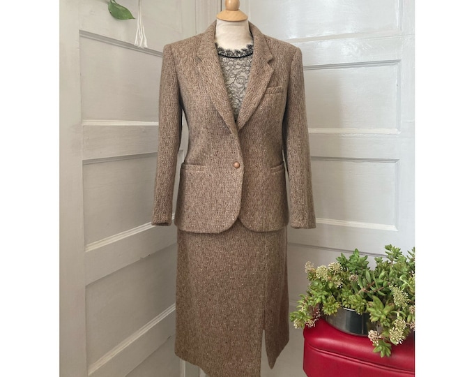 1980's ‘Paul Stanley’ Small Tan Tweed Skirt Suit - Single Button Blazer and Pencil Skirt