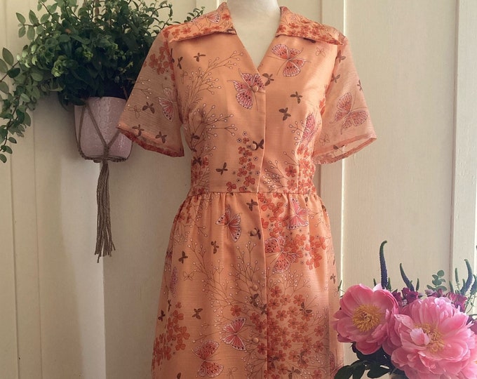 1970’s Alfred Shaheen Peach Butterfly Print Short Sleeve Button Front Maxi Shirt Dress