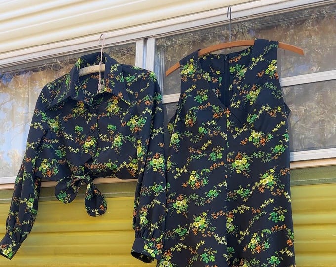 Vintage 1970’s Handmade Floral Print A-line Sleeveless Maxi Dress and Matching Cropped Button Up Collared Blouse Two Piece Set | size small