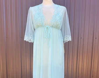1970's Union Made NOS 'Taryn Alexander' Sheer Baby Blue Peignoir Set - Full Slip and Short Sleeve Robe
