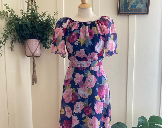 1970's Watercolor Floral Flowy Boho Hippie Maxi Dress with Short Flutter Sleeves