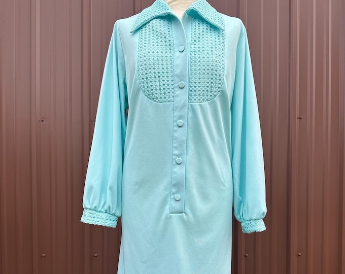 1970’s Pastel Baby Blue Long Sleeve Collared Button Up Shirt Dress