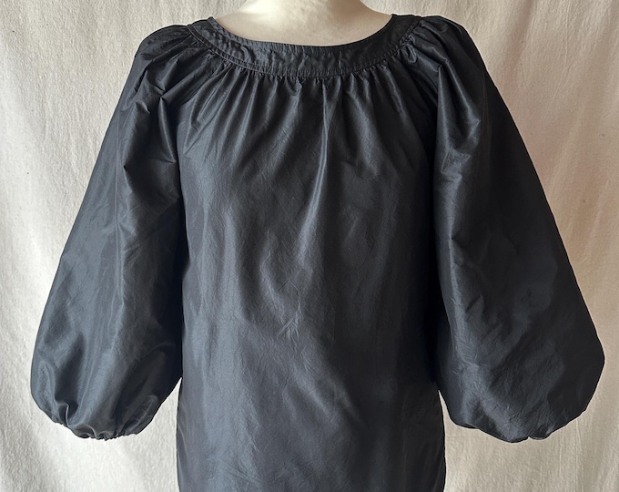 Vintage 1970’s Union Made Designer 'Oscar de la Renta' Black Peasant Sleeve Blouse