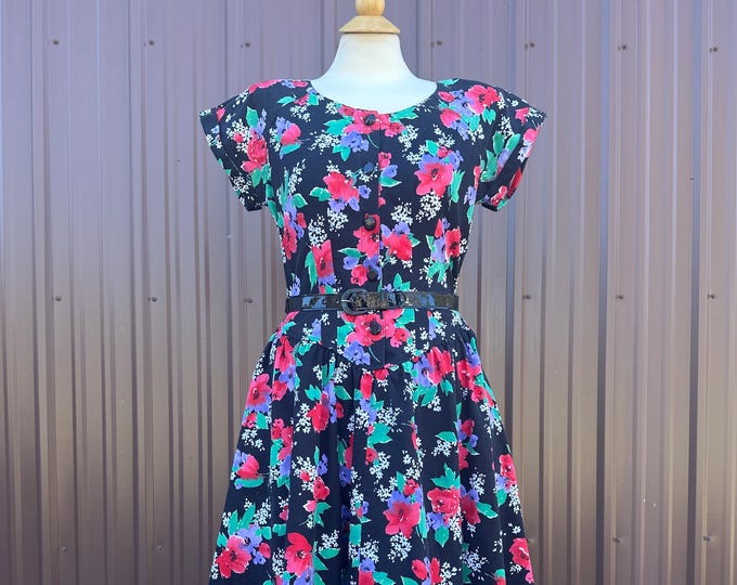 Vintage 80’s 90’s Short Sleeve Floral Print Cotton Fit and Flare Belted Sundress