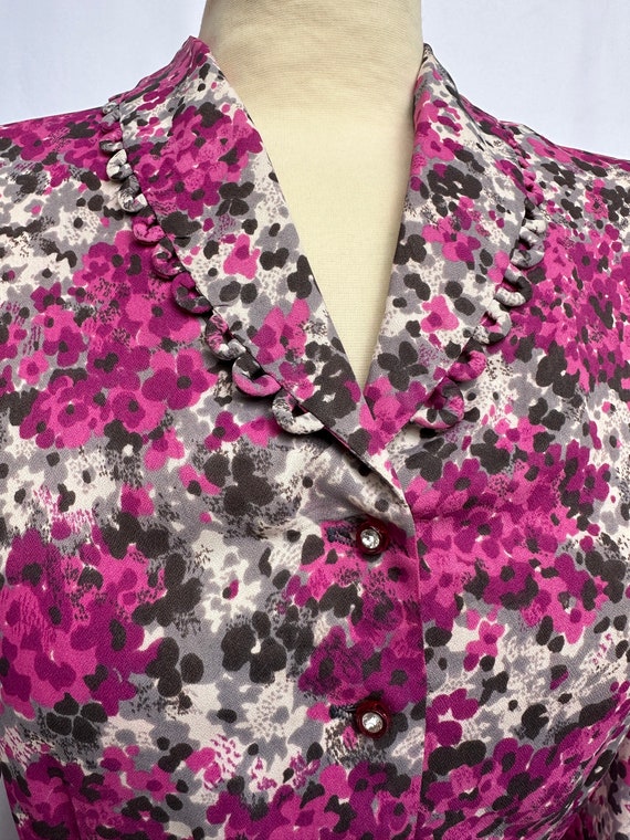 1970’s Fuchsia Floral Print Collared Shirt Dress … - image 6