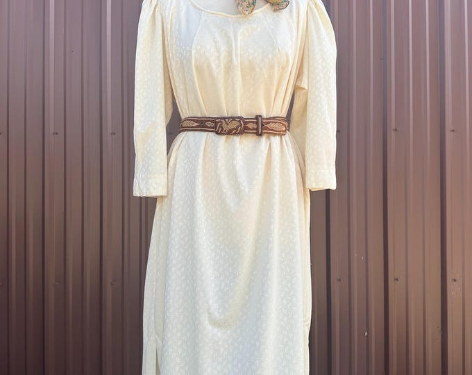 Vintage 70's Cream Leaf Print Pleated Dress | free size