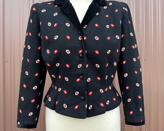 Vintage 1940’s 50’s ‘Sacony’ Cropped Fitted Hourglass Jacket with Daisy Embroidery and Velvet Trim | size medium