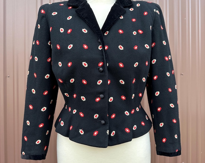Vintage 1940’s 50’s ‘Sacony’ Cropped Fitted Hourglass Jacket with Daisy Embroidery and Velvet Trim | size medium