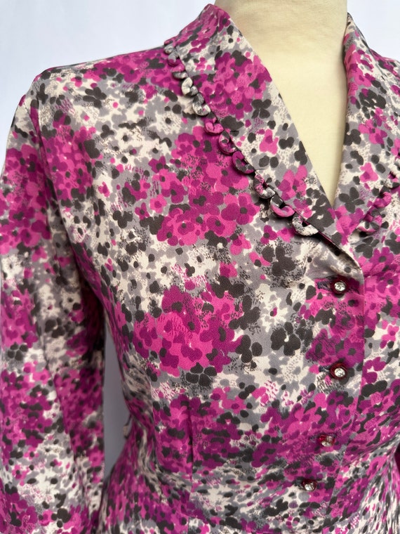 1970’s Fuchsia Floral Print Collared Shirt Dress … - image 3