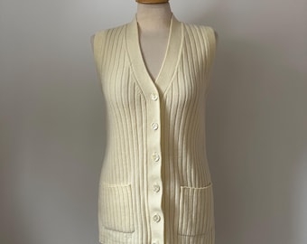 Vintage 70-tals krämfärgad ribbad tröja minimalistisk stickad väst med knappar och fickor
