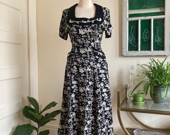 Vintage Short Sleeve Black & Ivory Floral Bird Print Midi Dress with Square Sailor Style Collar