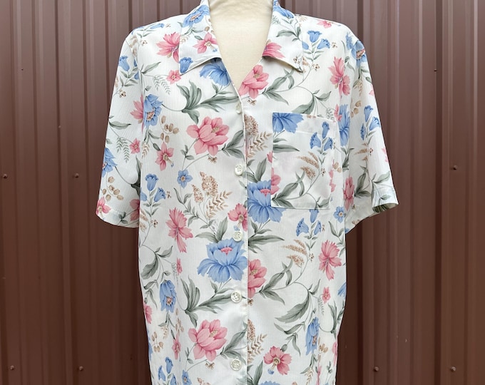 Vintage 80’s 90’s Pastel Floral Short Sleeve Button Up Collared Blouse by 'Alfred Dunner'