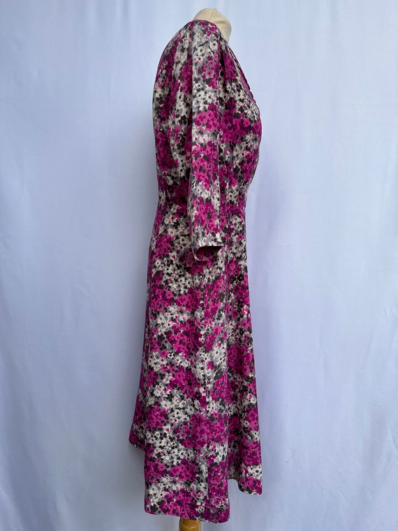 1970’s Fuchsia Floral Print Collared Shirt Dress … - image 4