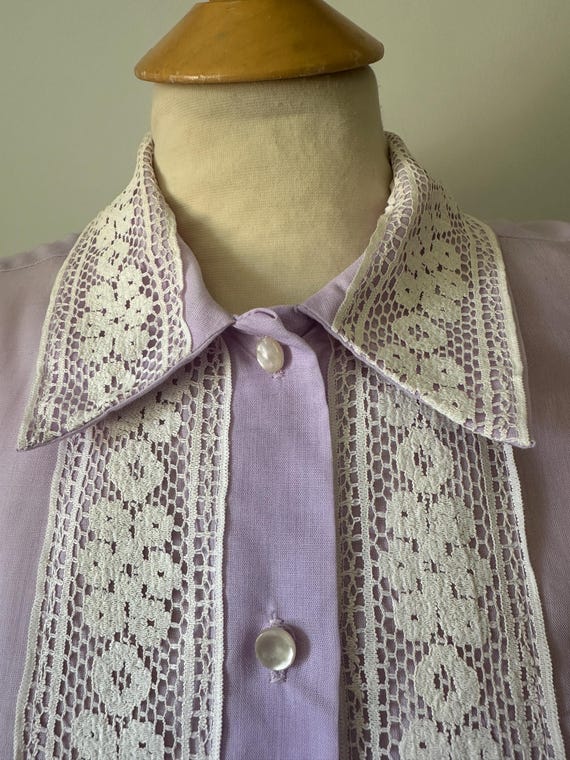 Vintage 1970s NPC Fashions Lavender Lace Trim Shift Dress Collared Mod Dress View 4