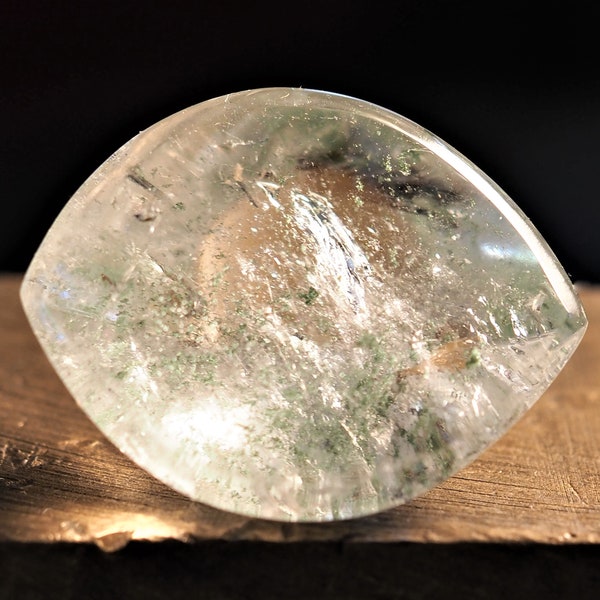 quartz à inclusions de chlorite, forme originale