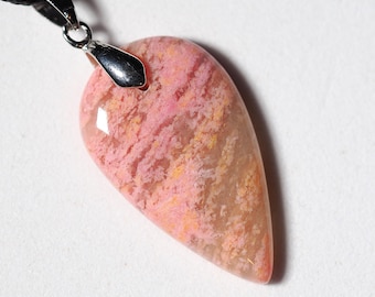 Rhodonite pendant in quartz - stone originating from the Italian Alps - color of sunrise