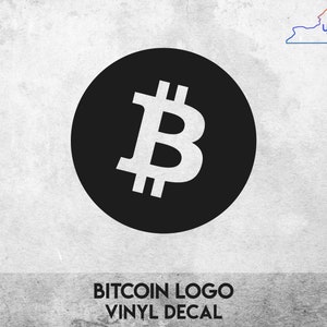 Puede incluir: Calcomanía de vinilo con el logotipo de Bitcoin en negro. El símbolo de Bitcoin, una 'B' blanca con líneas verticales, está centrado en un círculo negro. El texto "BITCOIN LOGO VINYL DECAL" está debajo. Fondo gris claro texturizado.