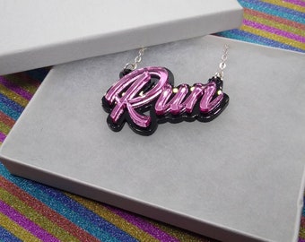 Run Necklace Pink