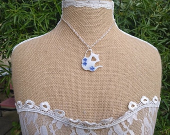 Teapot necklace (White)
