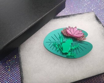 Lilypad Brooch
