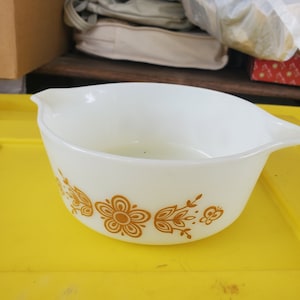 Pyrex #31 Butterfly gold and white mixing bowl #1490