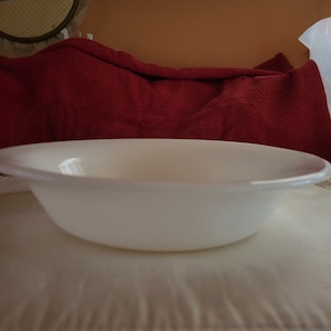 Vintage White Corning Ware Smooth Milk Glass Serving Bowl 9.5”