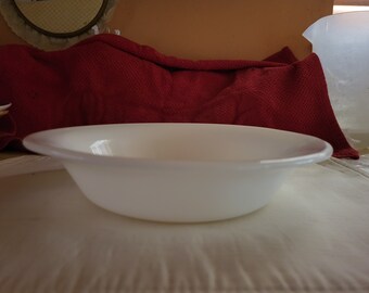 Vintage White Corning Ware Smooth Milk Glass Serving Bowl 9.5”