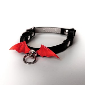 Gothic CAT collar with red bat wings and breakaway system, vegan leather