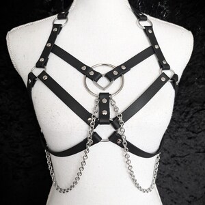 Harness chest with heart oring and layered chains in stainless steel
