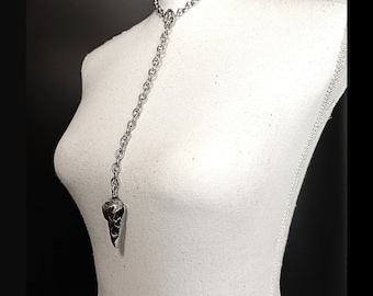 Slip chain in stainless steel with crow skull and open o-ring