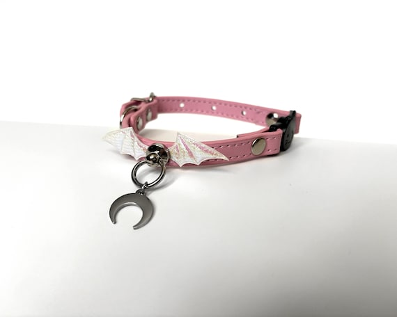 Gothic Katzenhalsband Mond Charm, PVC Fledermausflgel, Ausreier, veganes  Leder - Etsy sterreich