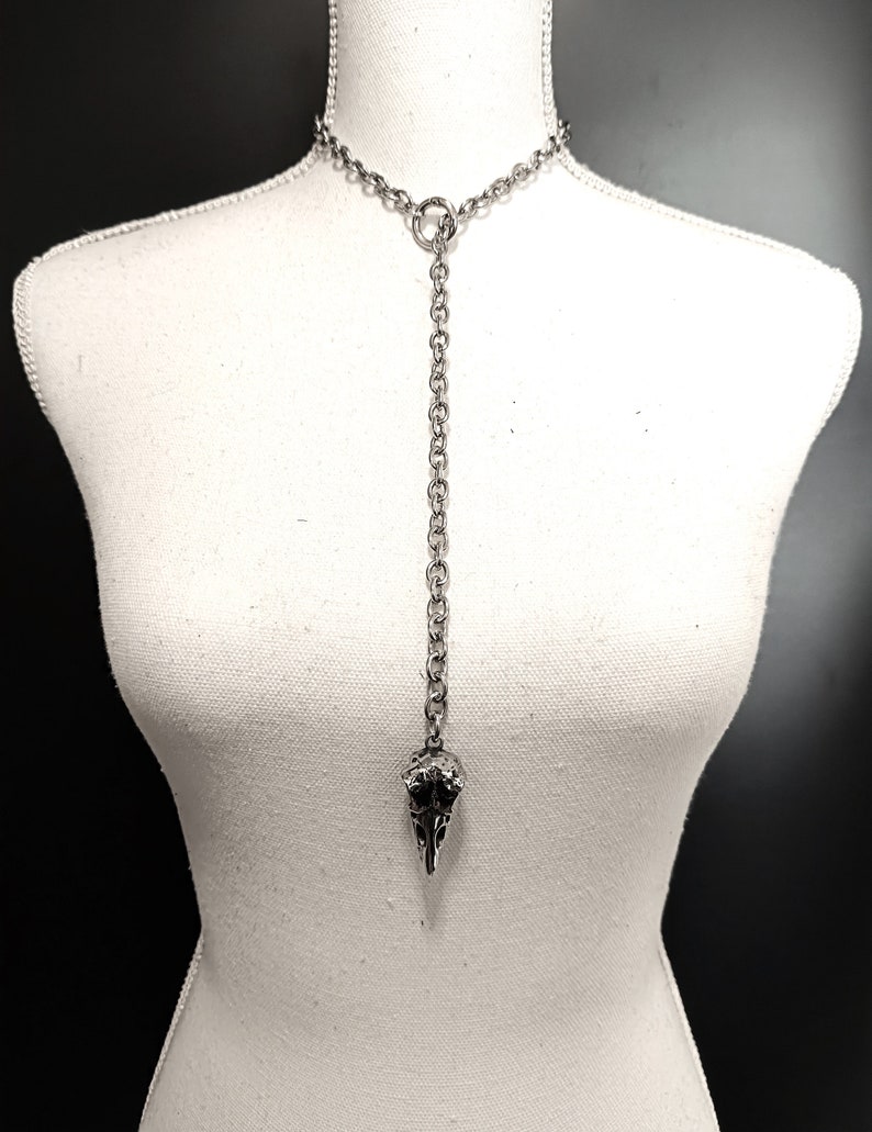 Slip chain in stainless steel with crow skull and open o-ring image 3