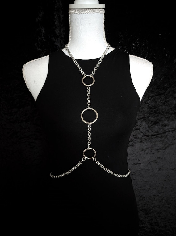 Chain harness chest in stainless steel with triple o-rings