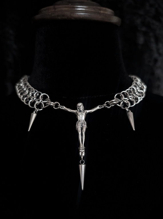 Crucifix corpus chainmail necklace with spiked cones in stainless steel and oxidized silver, medieval armor, gothic jewellery