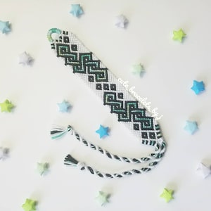Green Blue Gradient Bracelet, Friendship Bracelet, Handmade, Woven Bracelet, Adjustable Bracelet, Jewelry, Knotted Bracelet