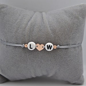 Pulsera inicial personalizable con corazón: regalo perfecto para cumpleaños, aniversarios y San Valentín