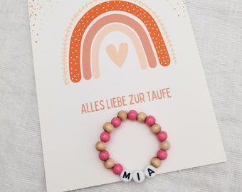 Postkarte zur Taufe mit personalisiertem Taufarmband in Wunschfarbe