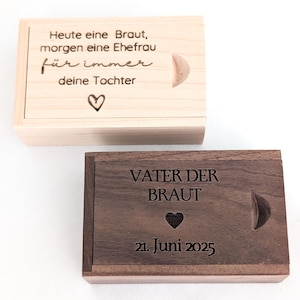 Personalisierte Holzboxen aus Ahorn und Walnuss mit Gravur – elegante Geschenkverpackung für Krawattennadeln.