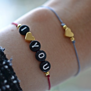 Personalisierbares Buchstabenarmband mit Herz – Perfektes Geschenk zum Valentinstag, Muttertag & Weihnachten
